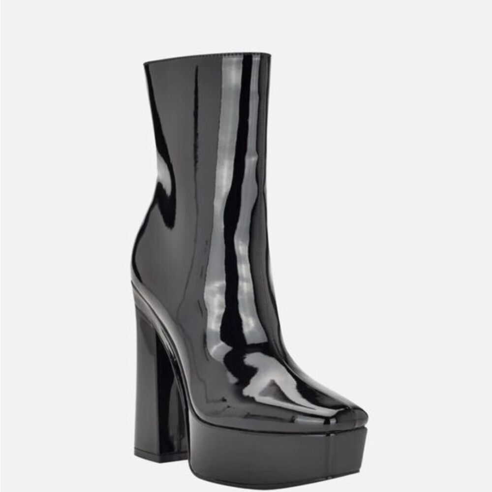 GUESS Womens Black 1-1/2" Platform Logo Byra  Toe Block Heel Booties shoes 10 M